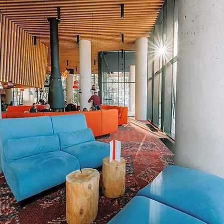 Hotel Nomad
