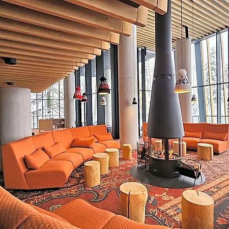 Hotel Nomad